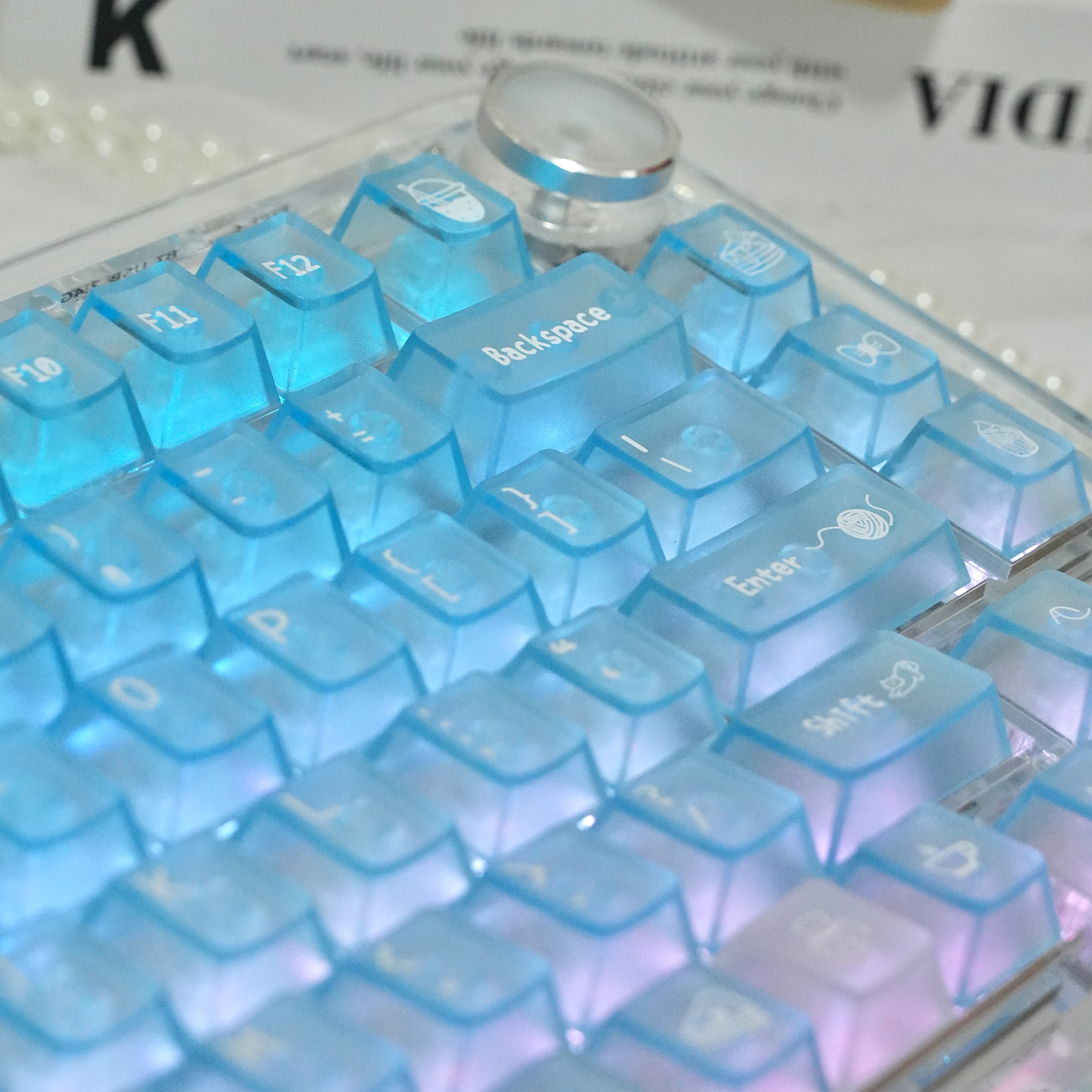136 keys Gradient Blue Crystal - مراجعة Pc Gaming Pink وسعره