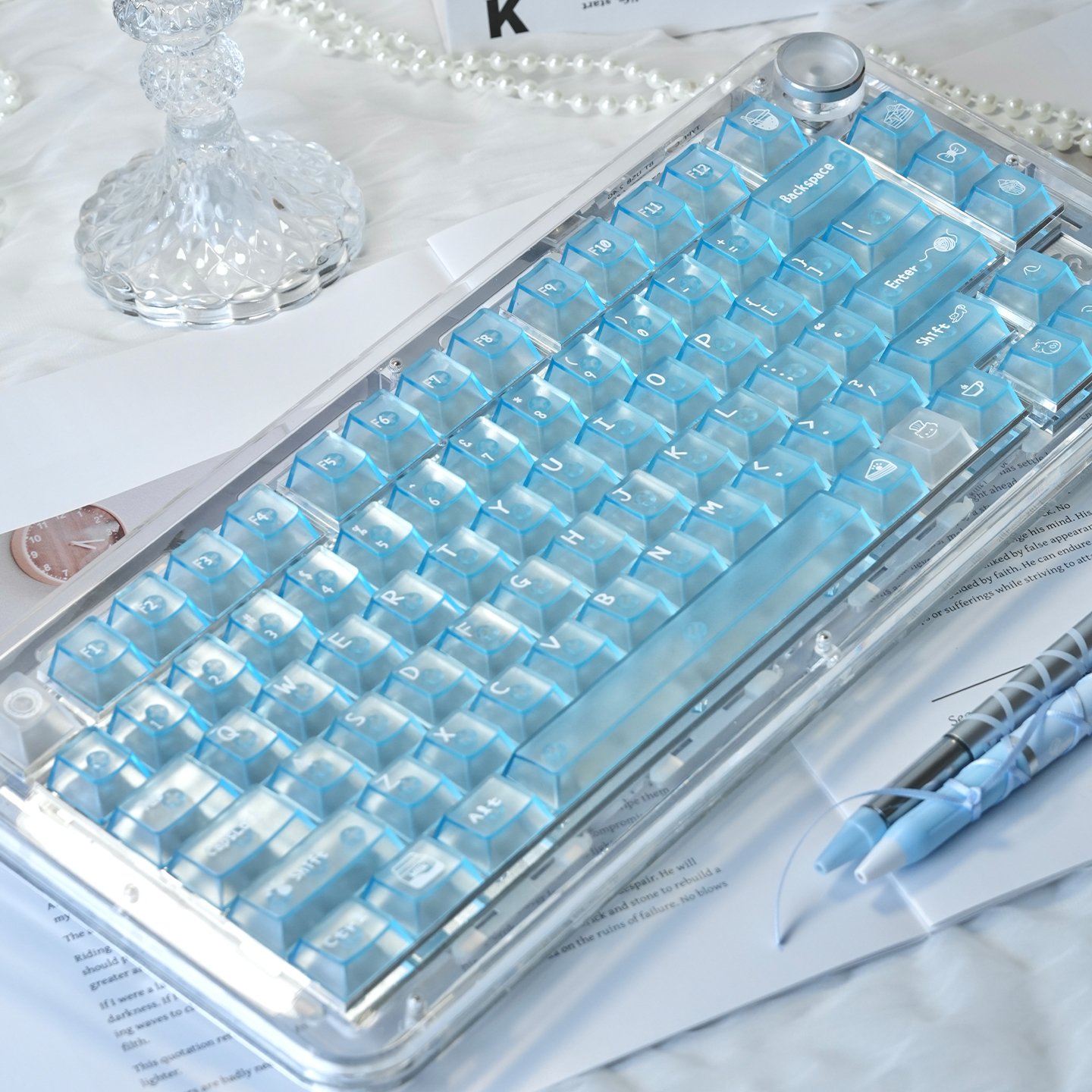 136 keys Gradient Blue Crystal - مراجعة Pc Gaming Pink وسعره